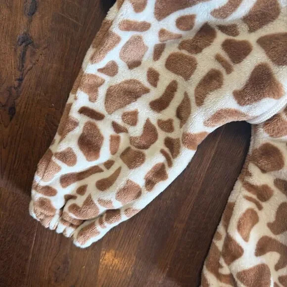 Giraffe Costume – Baby 9–12 Months – Soft Plush One-Piece - Picture 4 of 7